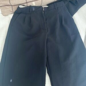 Aritzia Black Effortless Pant